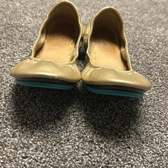 Limited edition Champaign gold Tieks size 10 - Picture 2 of 6